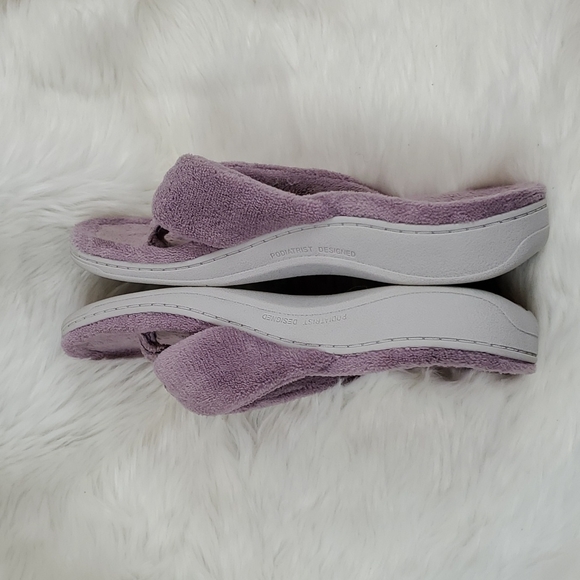 Vionic Podiatrist Designed slippers purple women size 9 - Picture 3 of 6